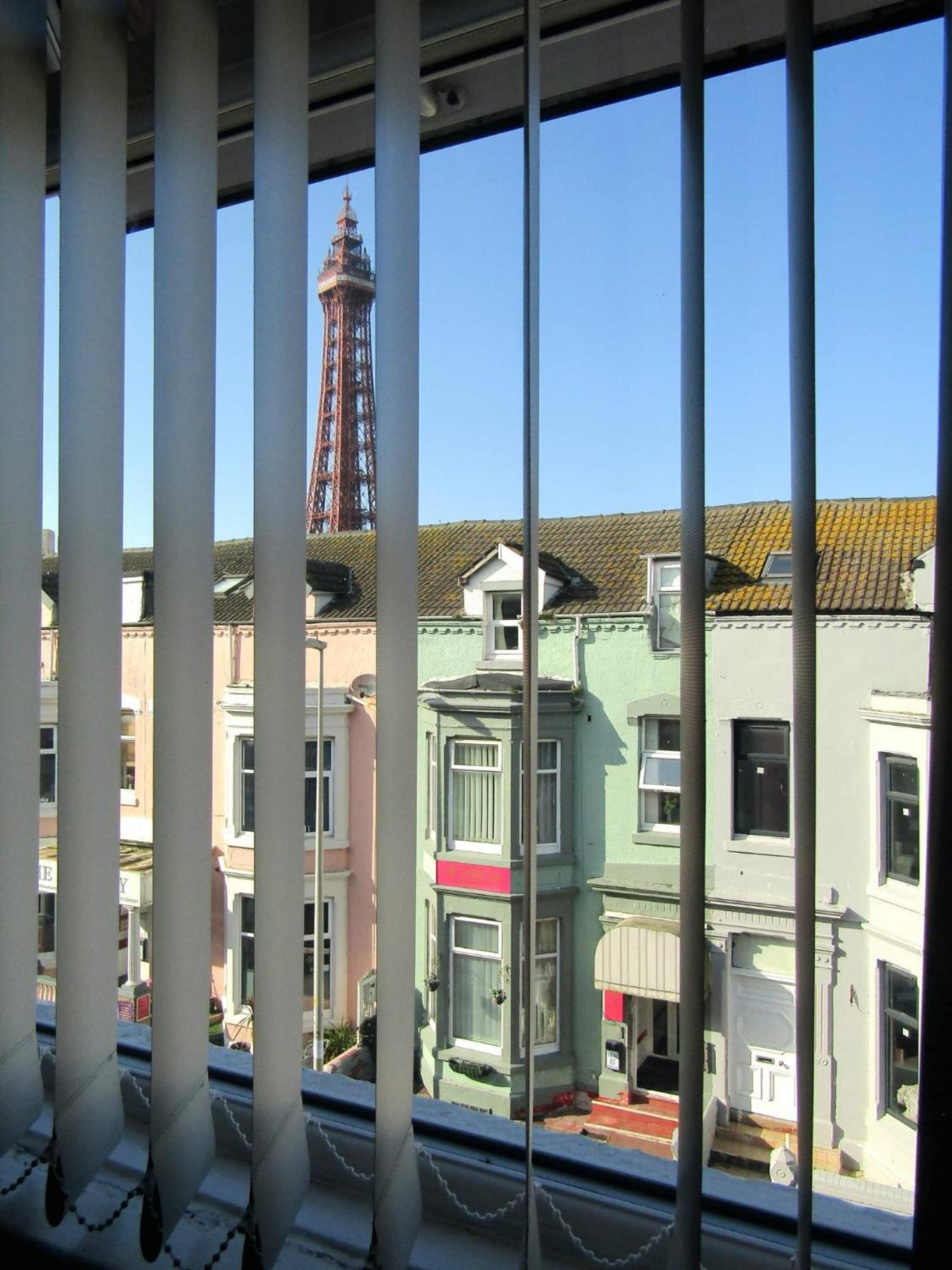 Wilsons Hotel - Blackpool Tower View Exterior photo